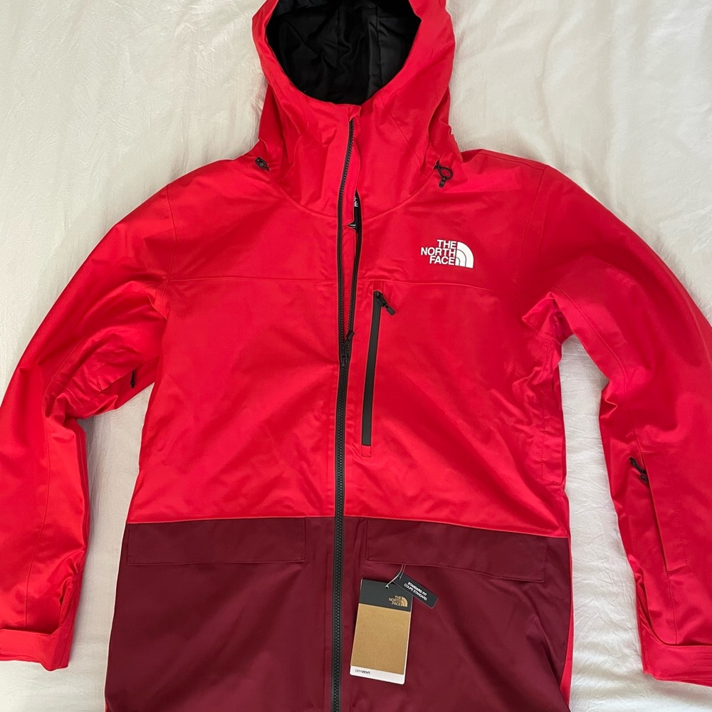 The North Face Brand New Ski / Snowboard Mens Jacket (Size M)